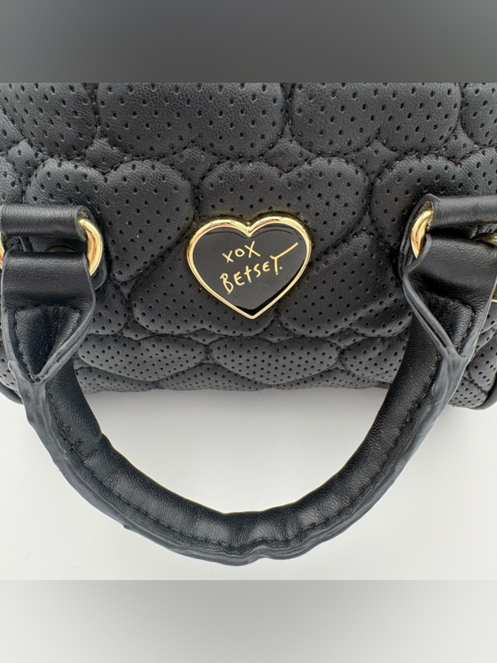🖤 Betsey Johnson Black Quilted Heart Satchel Bag - Picture 6 of 8